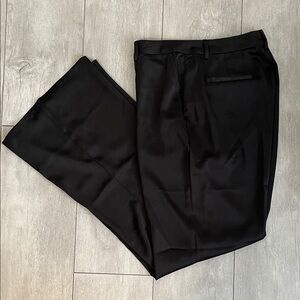 M.N.I Los Angeles NWOT Black Front Seam Flared Satin Pants, Size L